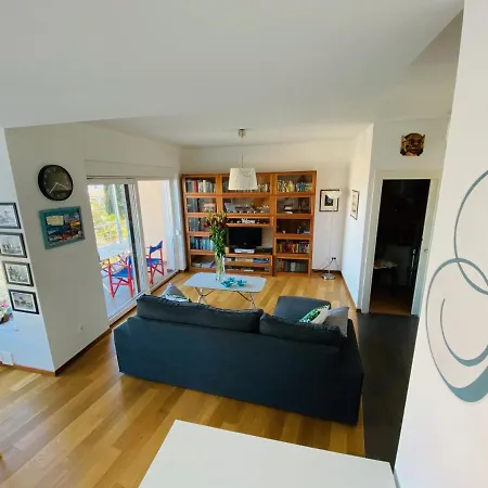 Almare Apartment *