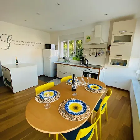 Almare Apartment